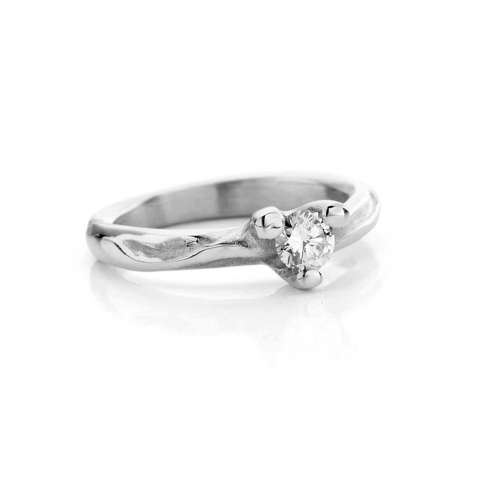 Tanishq White Gold Diamond Finger Ring Price Starting From Rs 18,880 | Find  Verified Sellers at Justdial