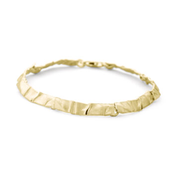 Handgemaakte geelgouden armband N°48 met klassieke en verfijnde uitstraling.